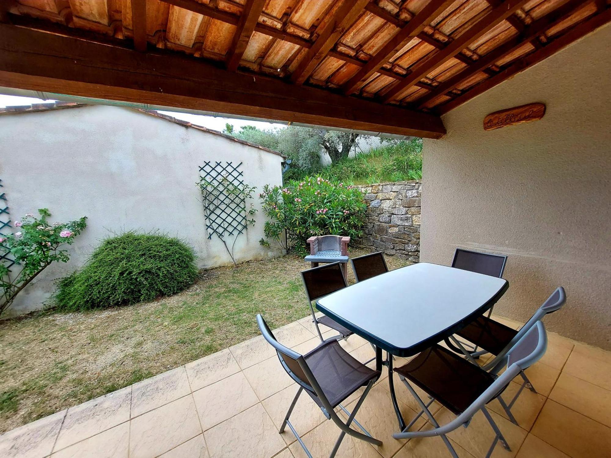 Village De Gites La Fontinelle Bessas Bilik gambar